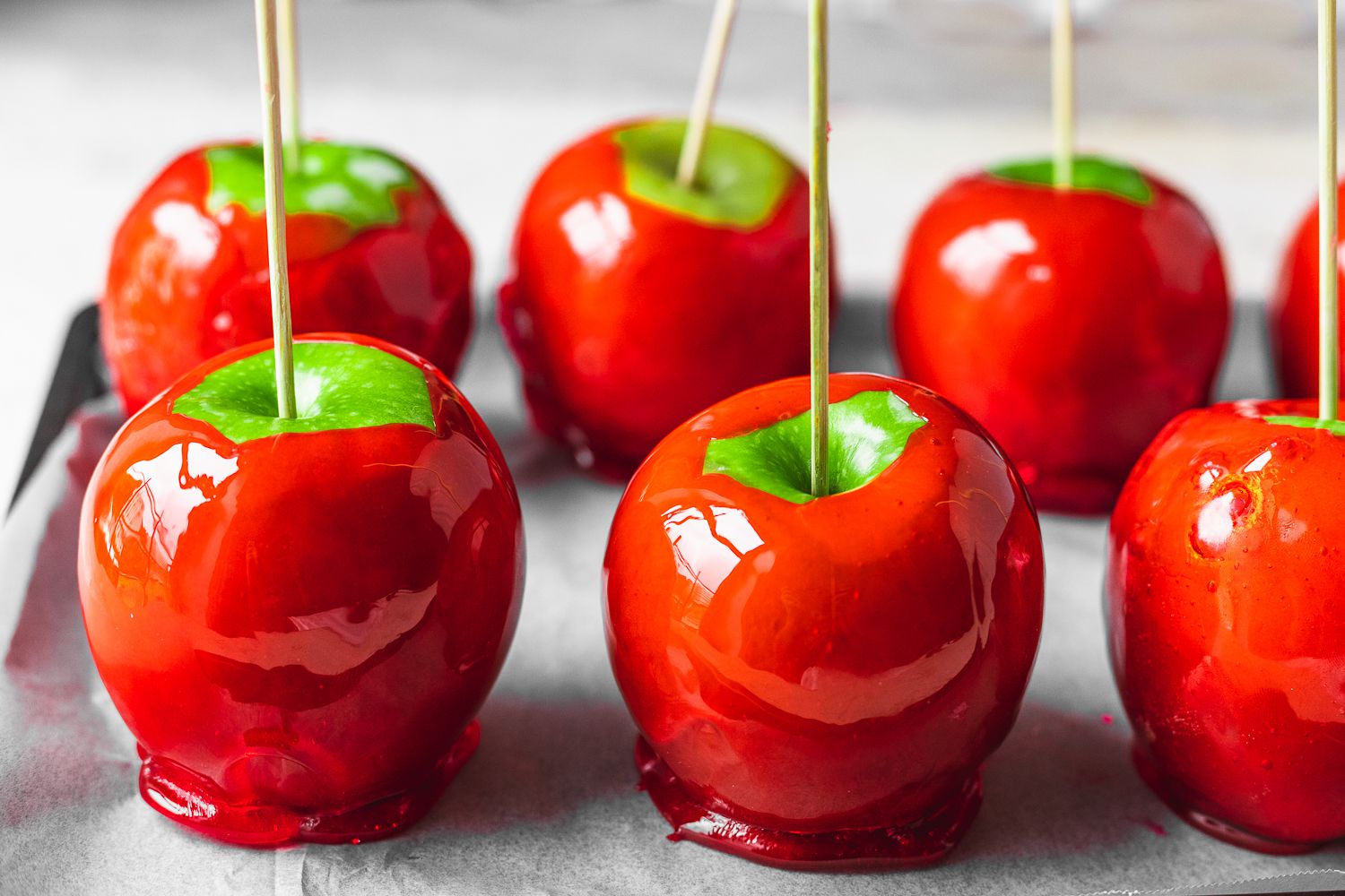 How to make candy apples?